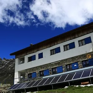 https://rifugio-roberto-bignami.it-lombardy.com